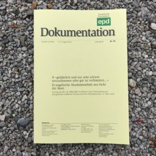 EPD-Dokumentation August 2024: »gefährlich und nur sehr schwer einzudämmen oder gar zu verhindern…« – Evangelische Akademiearbeit aus Sicht der Stasi
Foto: dgr / eat archiv